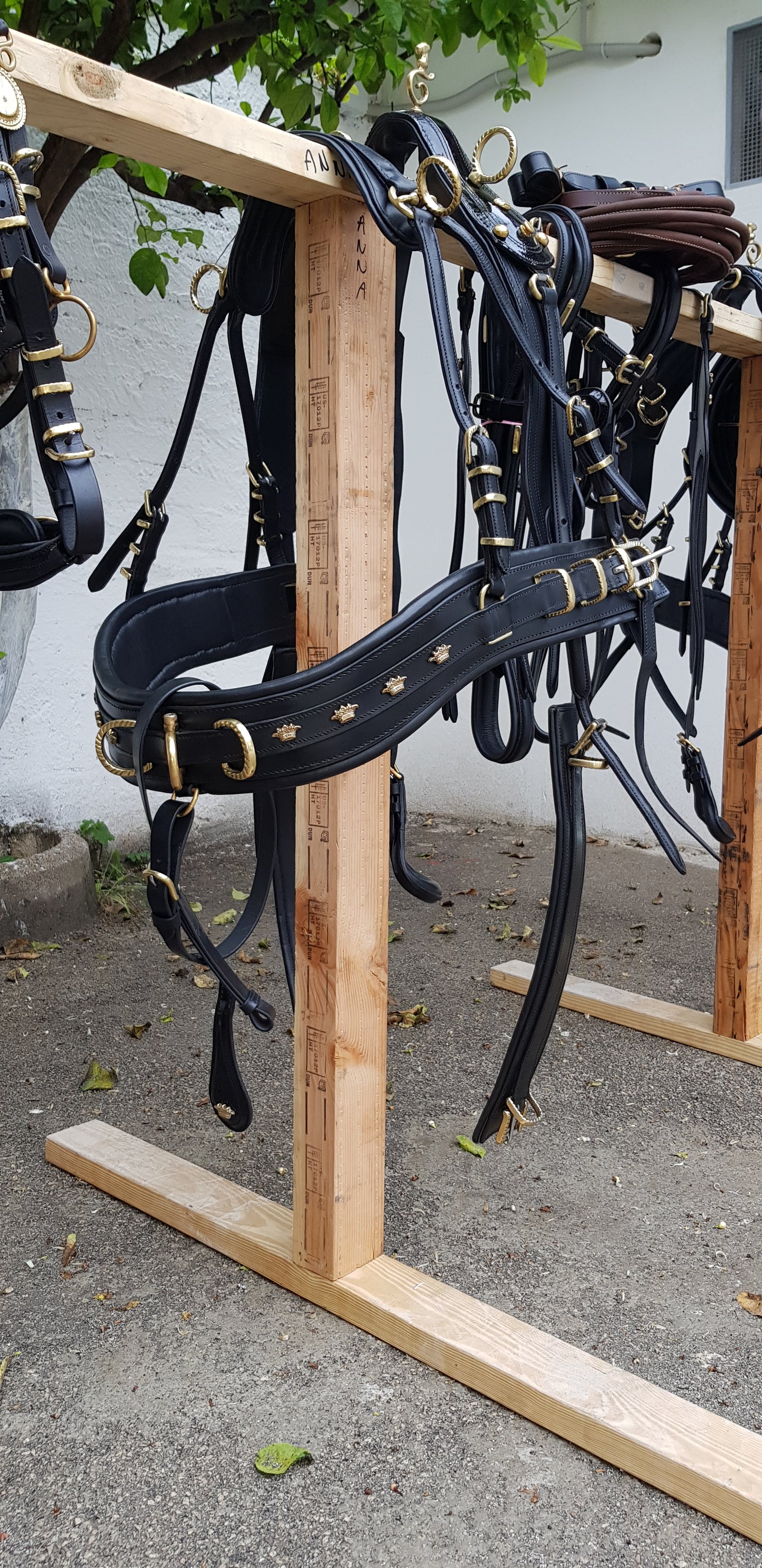 FINIMENTO PARIGLIA NERO LUCIDO/ ACCESSORI OTTONE