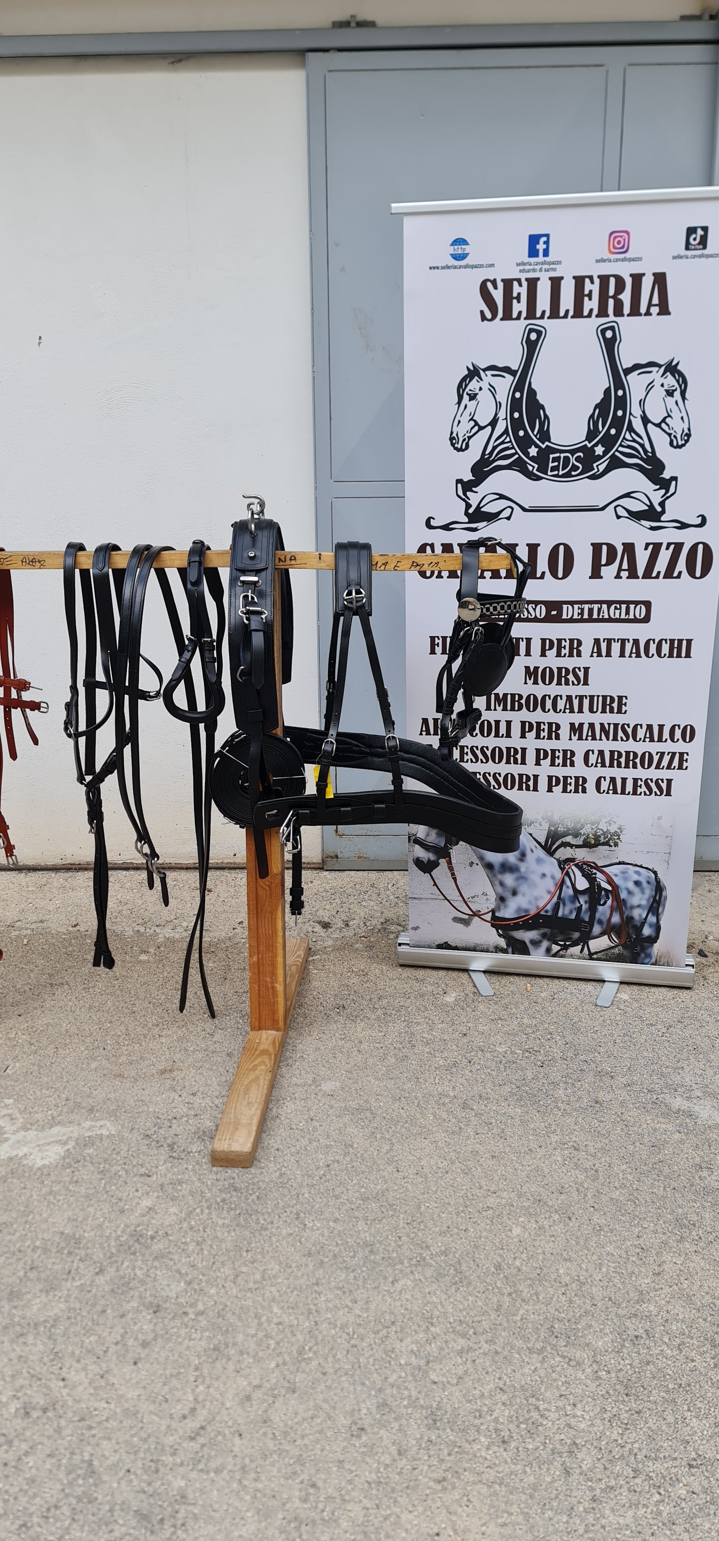 FINIMENTO COMPLETO SINGOLO IM CUOIO NERO O MARRONE