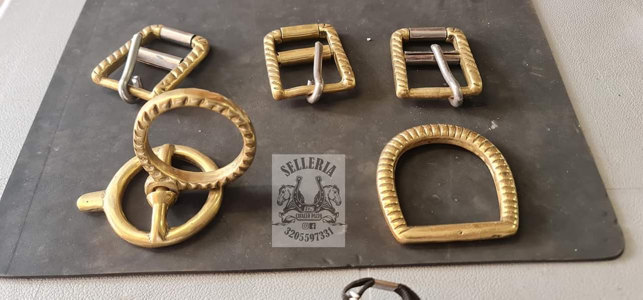 Bottoni , fibbie, accessori ottone pesante