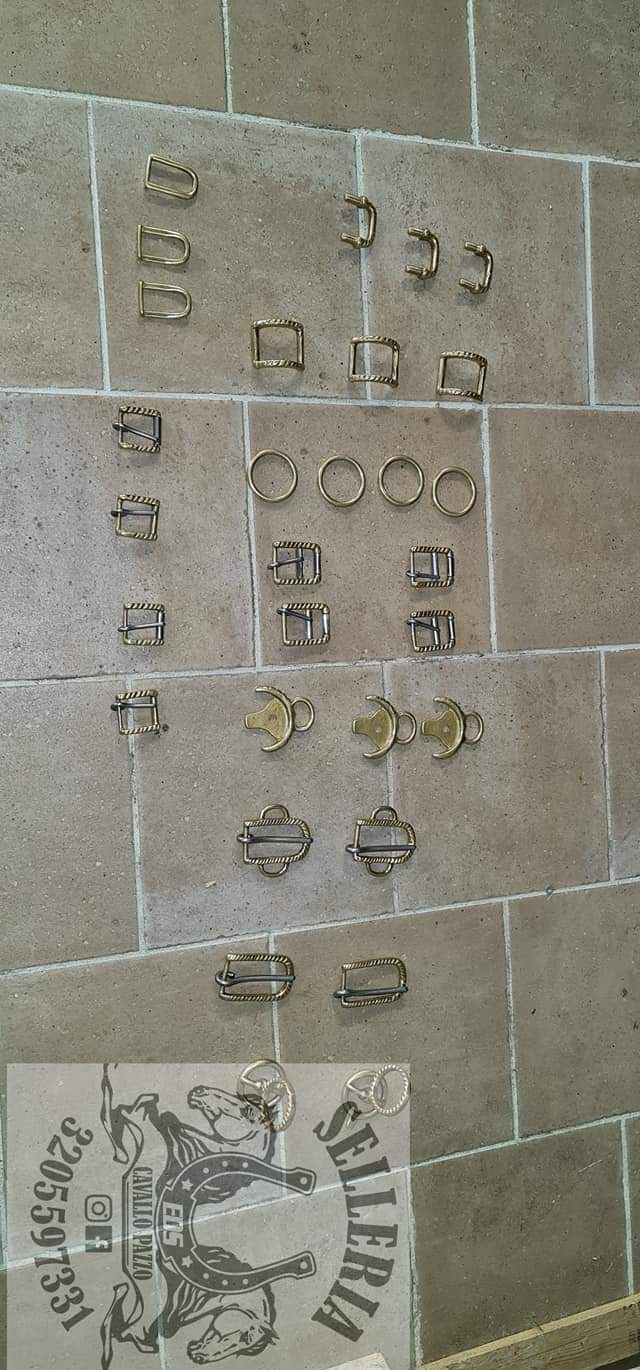 Bottoni , fibbie, accessori ottone pesante
