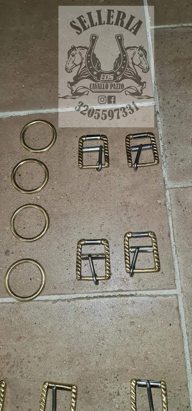 Bottoni , fibbie, accessori ottone pesante