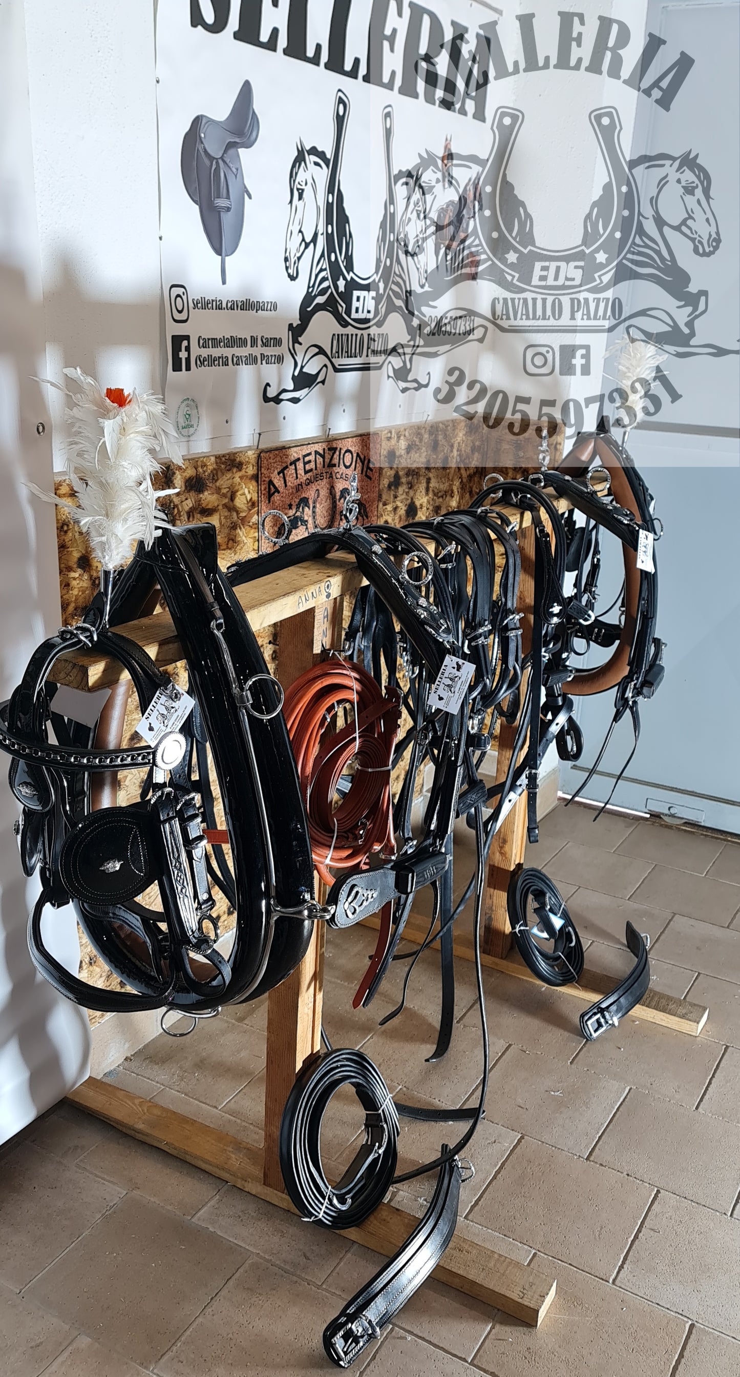FINIMENTO PARIGLIA NERO LUCIDO/ ACCESSORI OTTONE RITAGLIATI