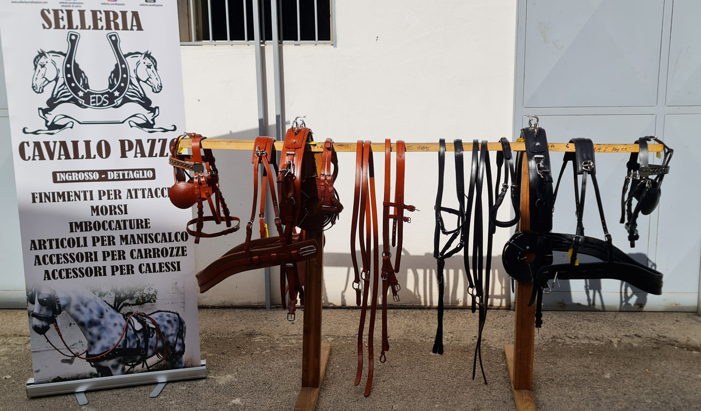 FINIMENTO SINGOLO IN CUOIO NERO O MARRONE