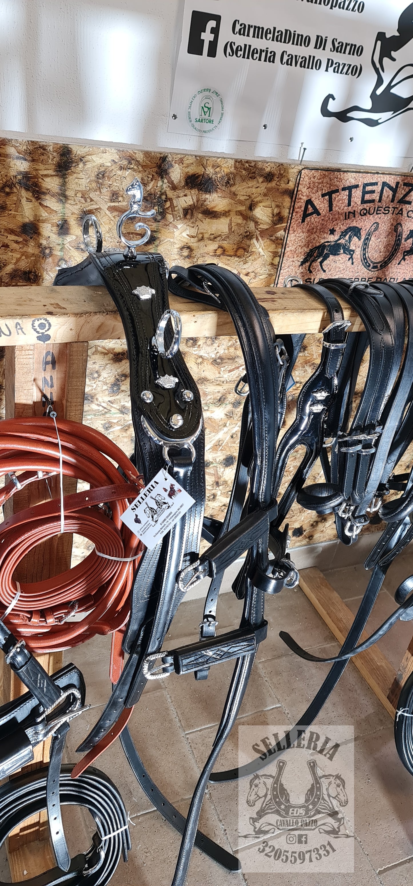 FINIMENTO PARIGLIA NERO LUCIDO/ ACCESSORI OTTONE RITAGLIATI