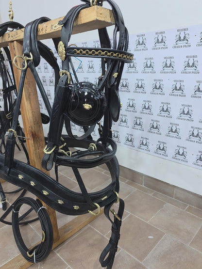 FINIMENTO  IN CUOIO LUCIDO PARTICOLARE E LAVORATO CON PASSANTE UNICO IN CUOIO INCISO / ottone