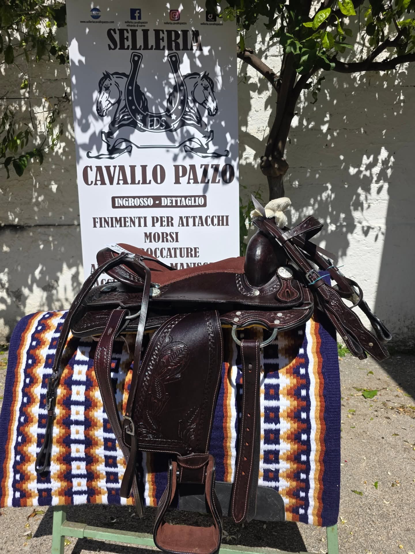 Sella western in cuoio inciso marrone scuro