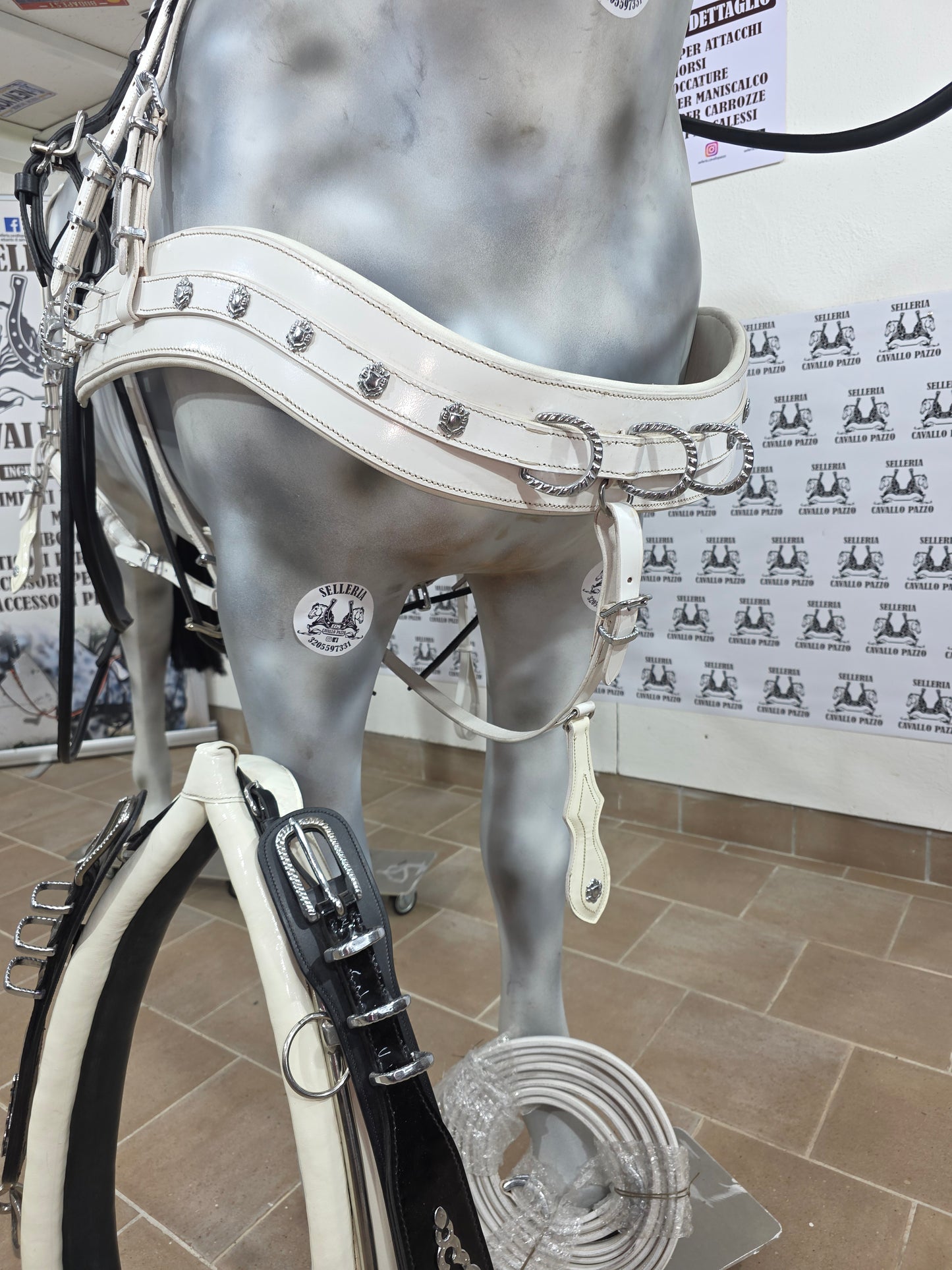 FINIMENTO IN CUOIO BIANCO LUCIDO