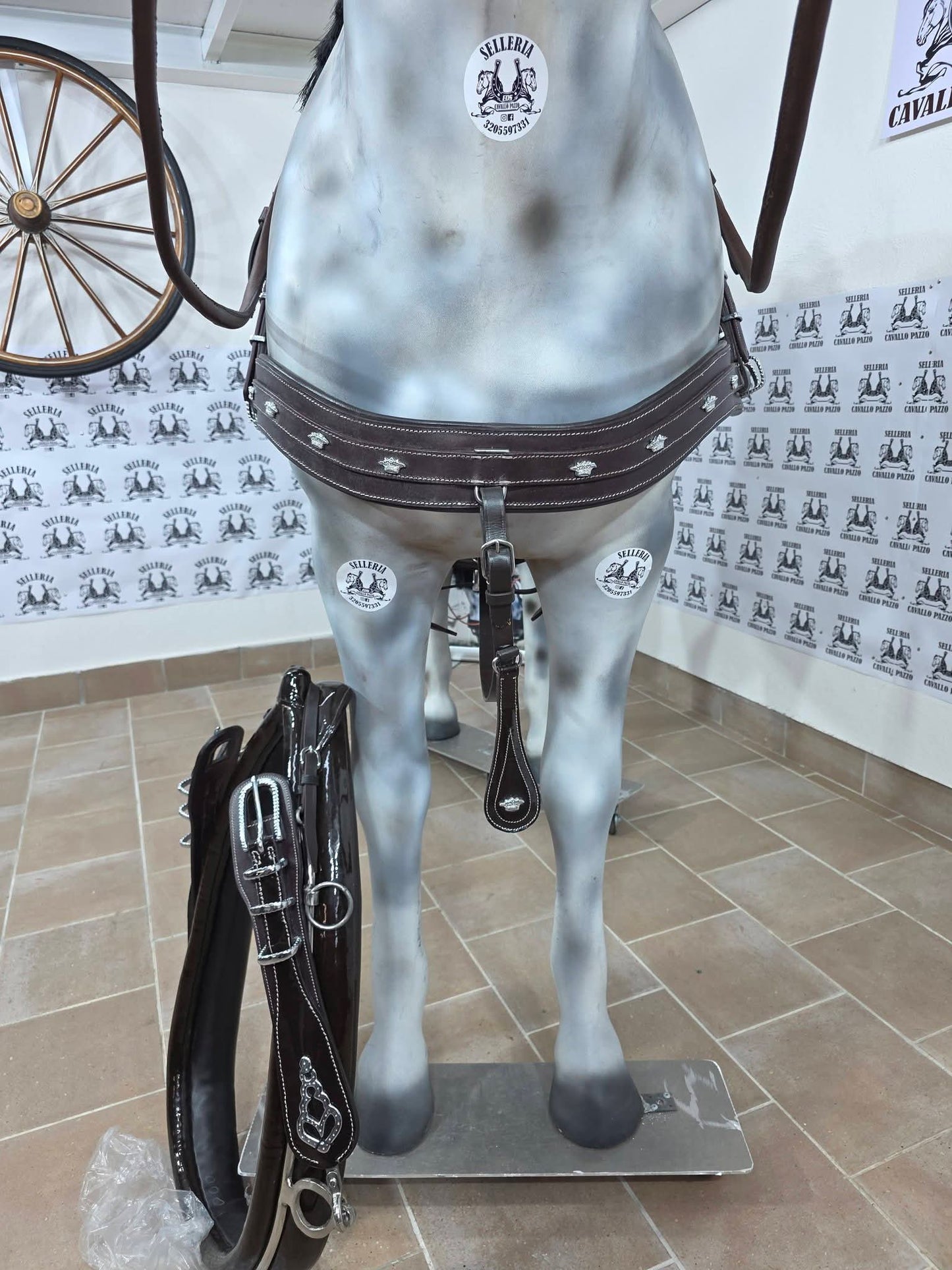 FINIMENTO COMPLETO SINGOLO IN MARRONE LUCIDO