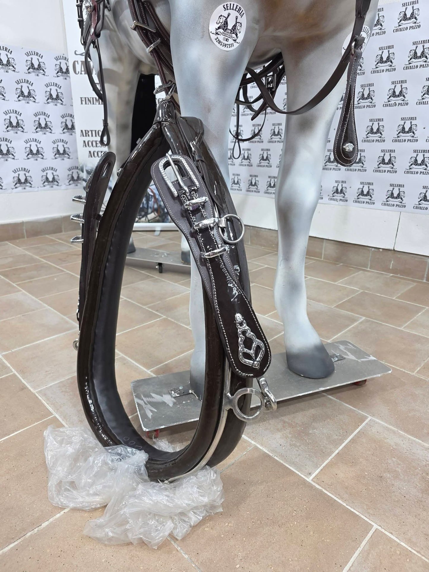 FINIMENTO COMPLETO SINGOLO IN MARRONE LUCIDO