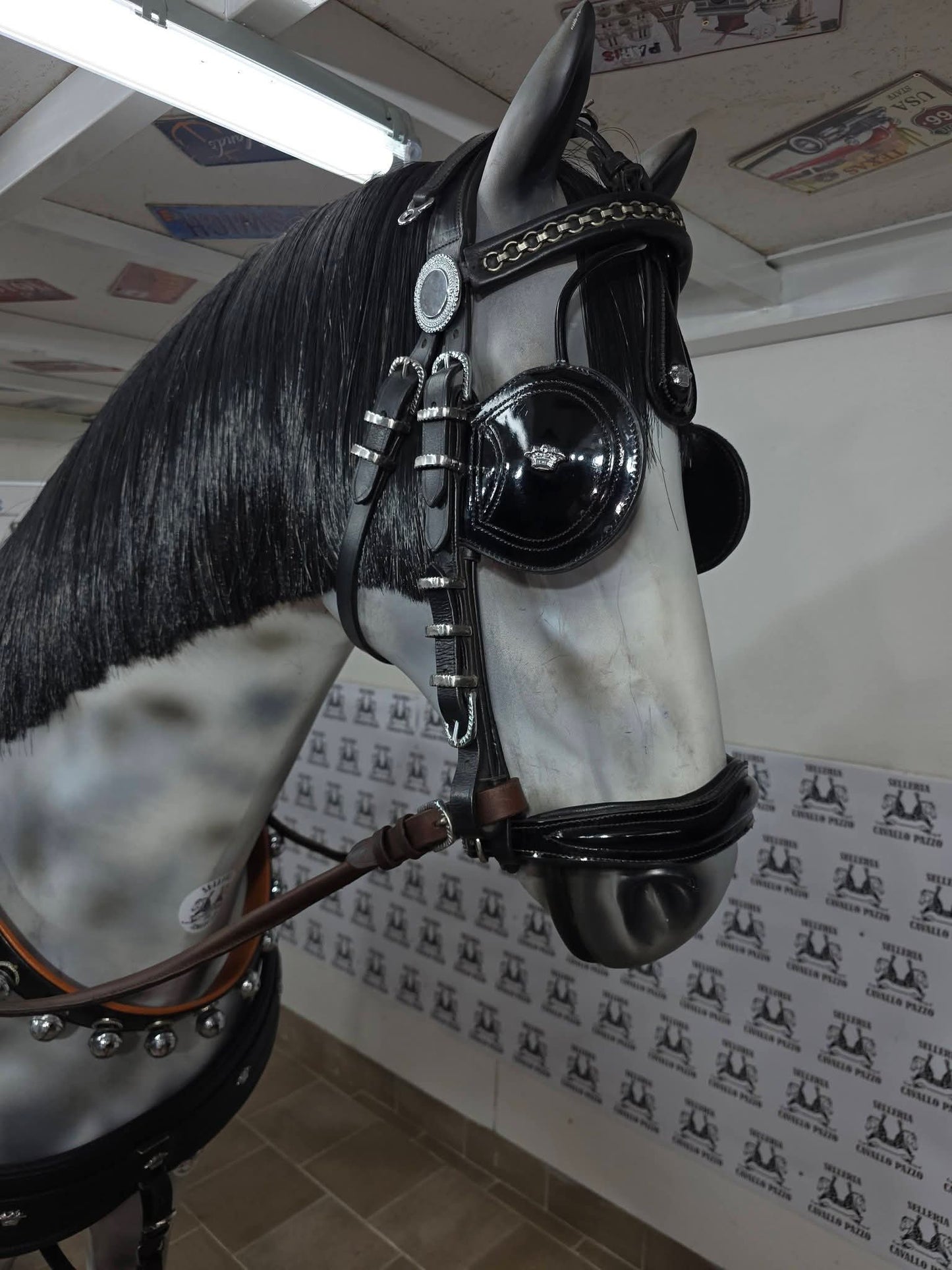 FINIMENTO COMPLETO SINGOLO IN CUOIO LUCIDO