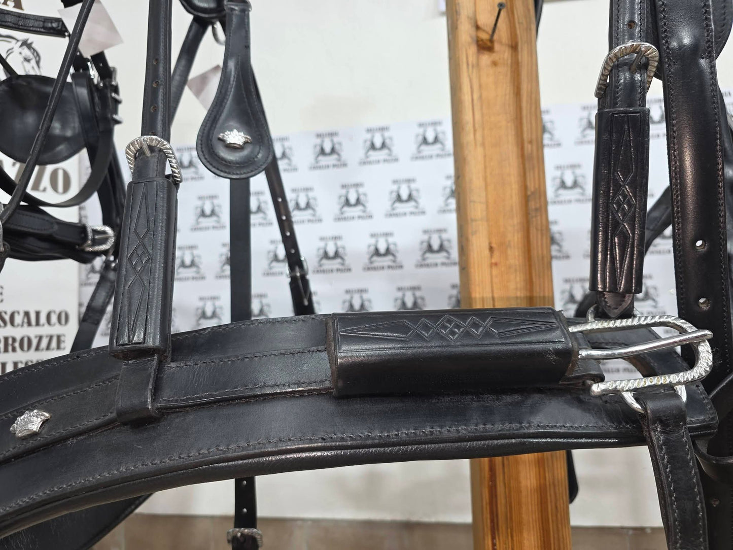 FINIMENTO PARIGLIA IN CUOIO LAVORATO