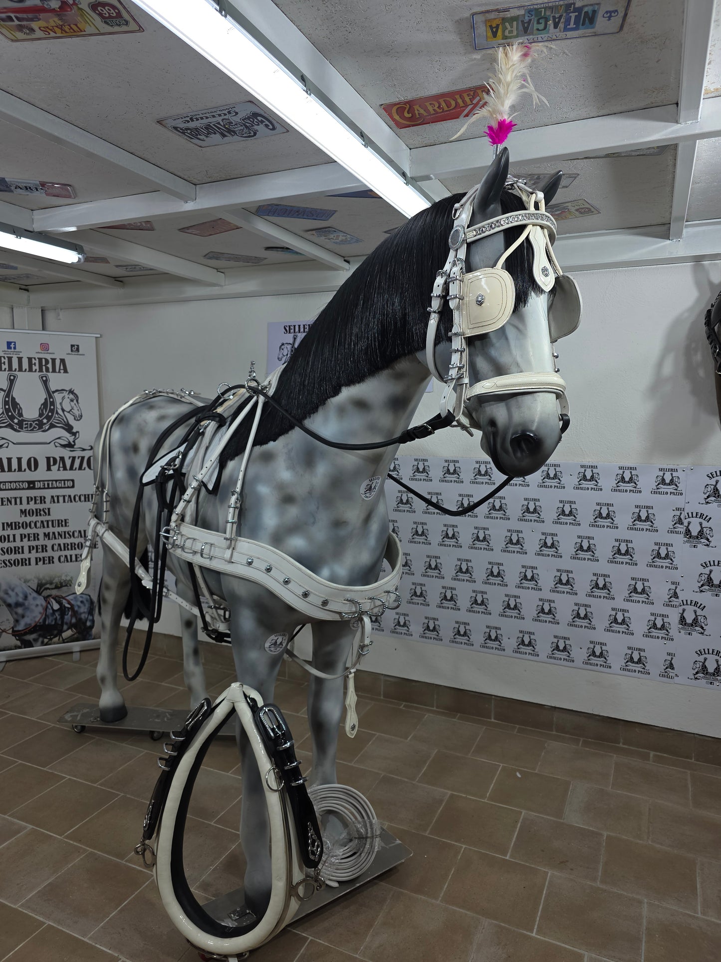 FINIMENTO IN CUOIO BIANCO LUCIDO