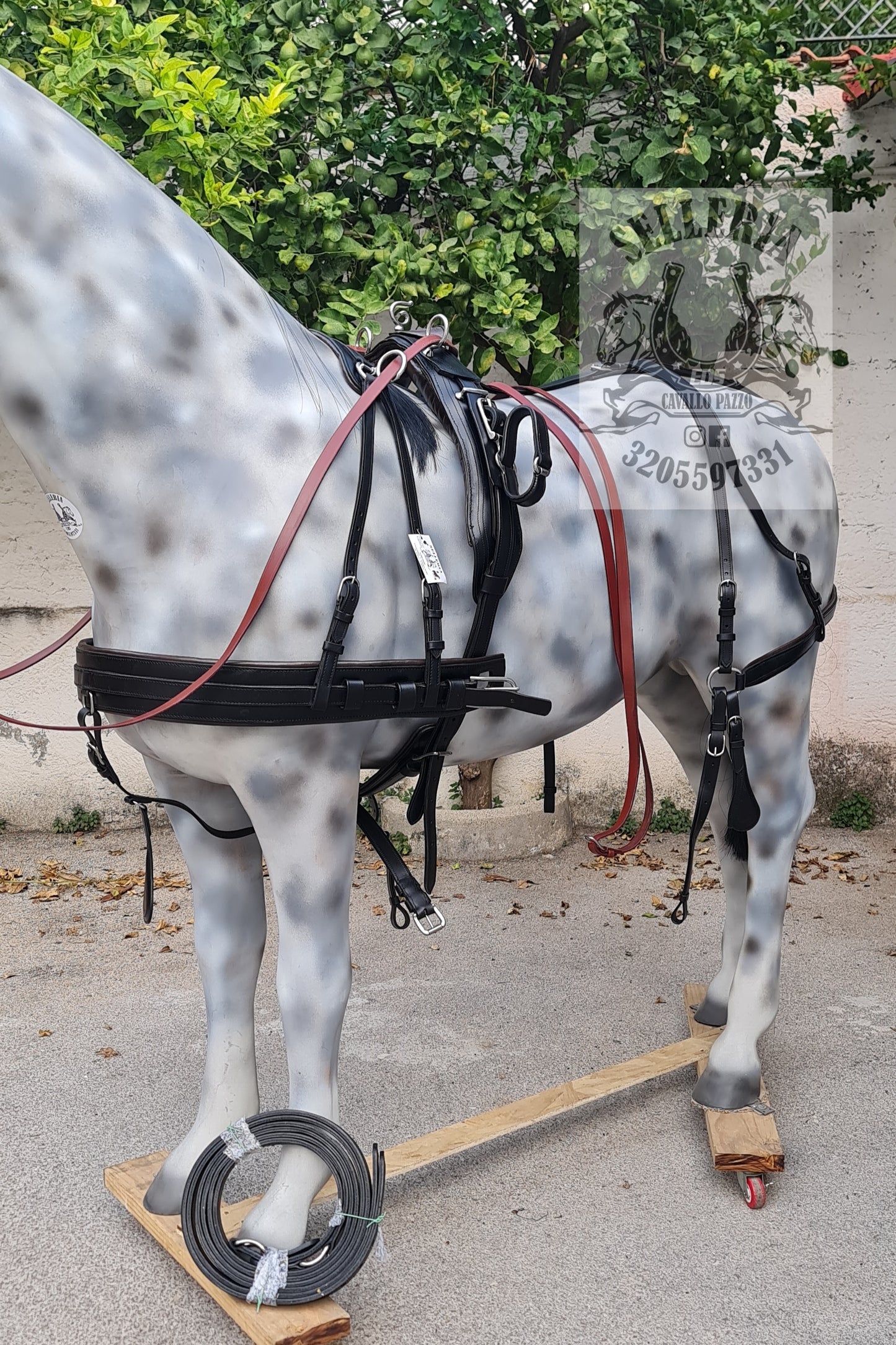 FINIMENTO SINGOLO IN CUOIO ESTERNO NERO INTERNO MARRONE