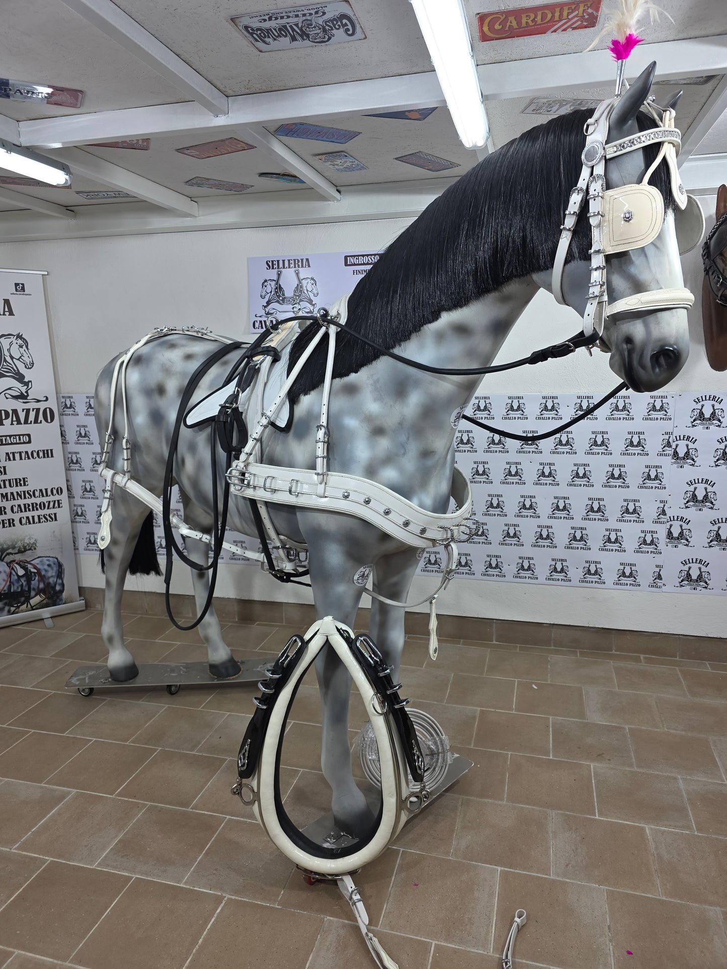 FINIMENTO IN CUOIO BIANCO LUCIDO