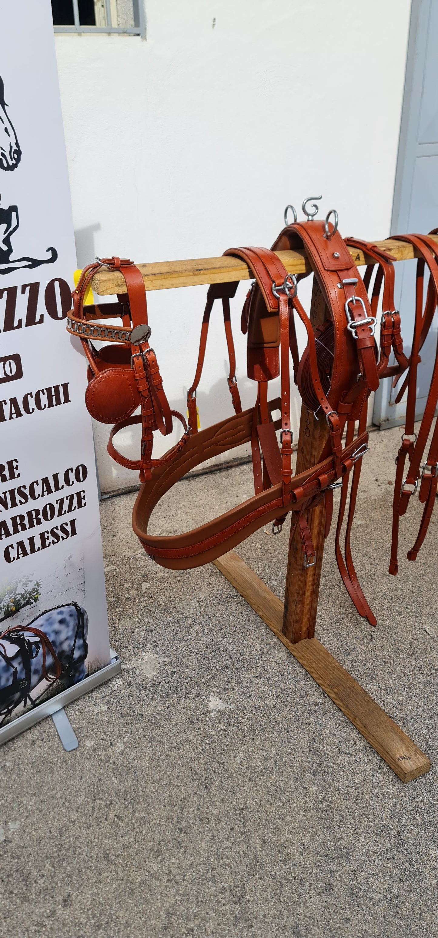 FINIMENTO SINGOLO IN CUOIO NERO O MARRONE