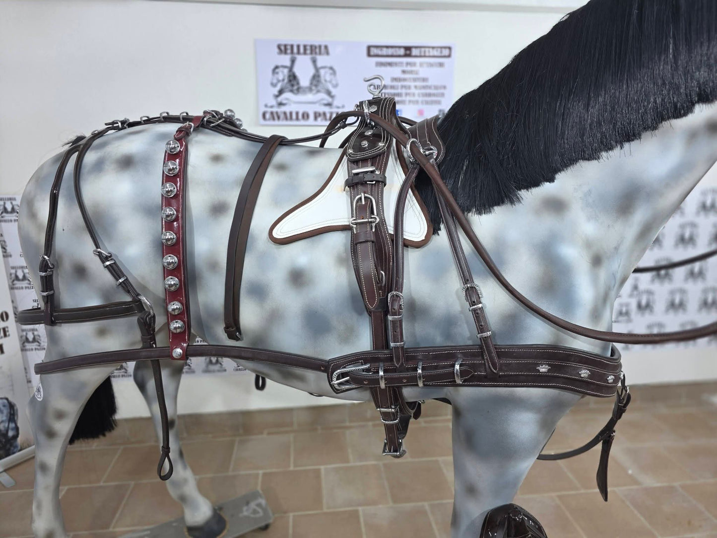 FINIMENTO COMPLETO SINGOLO IN MARRONE LUCIDO