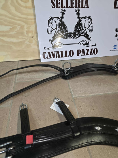 PETTORALE CON BOX  IN CUOIO INCISO