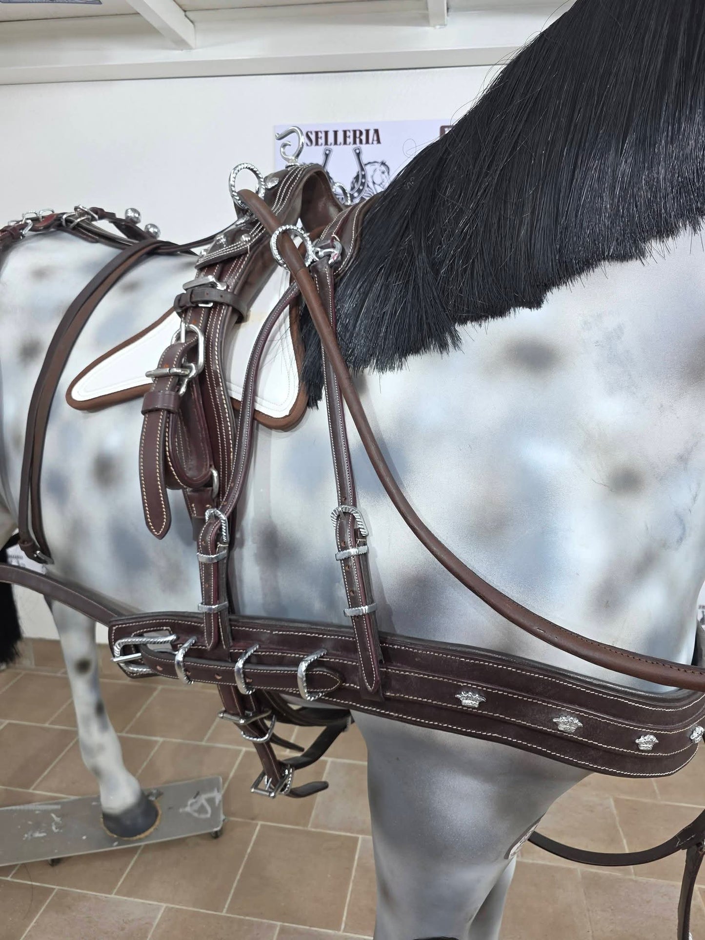 FINIMENTO COMPLETO SINGOLO IN MARRONE LUCIDO