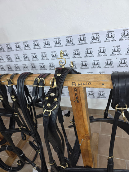 FINIMENTO  IN CUOIO LUCIDO PARTICOLARE E LAVORATO CON PASSANTE UNICO IN CUOIO INCISO / ottone